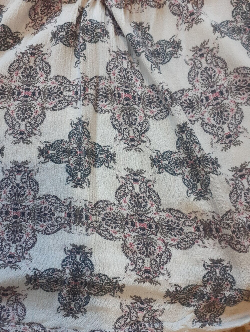 Jolt Cold Shoulder crochet top - Picture 3 of 3